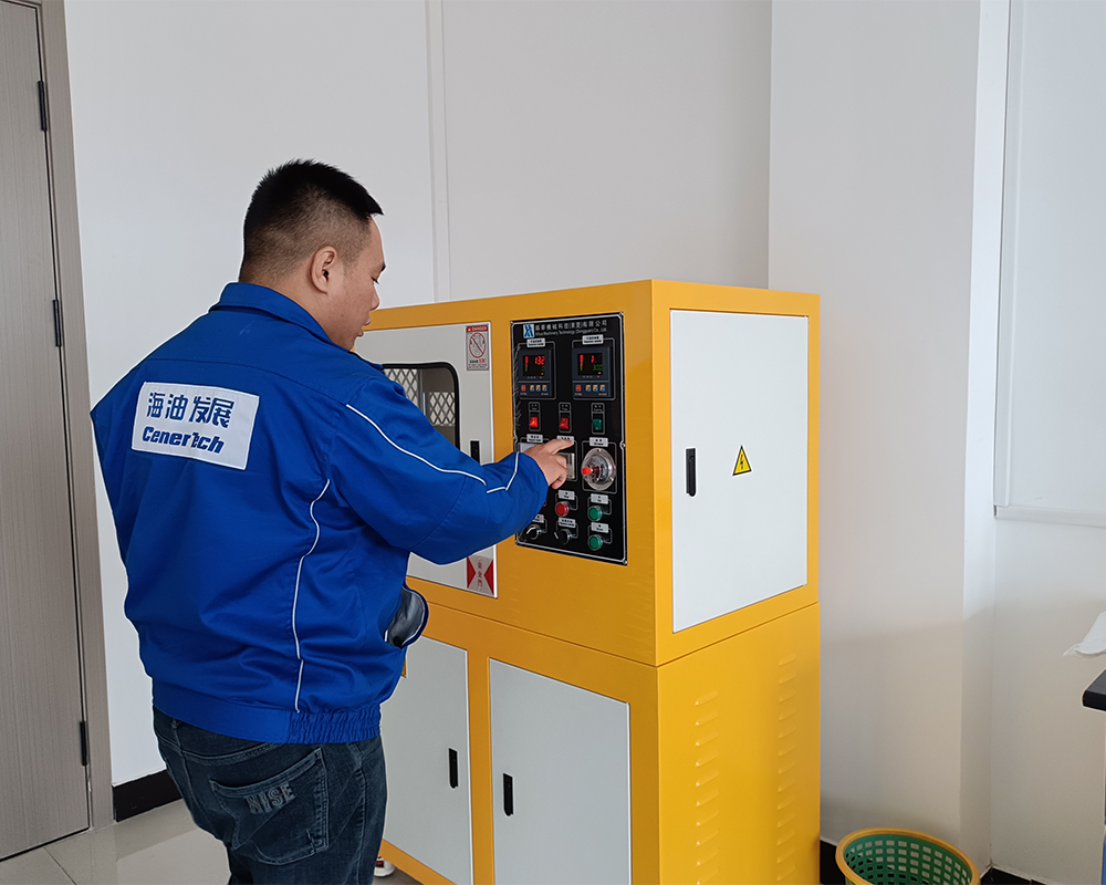 模壓機(jī)客戶現(xiàn)場
